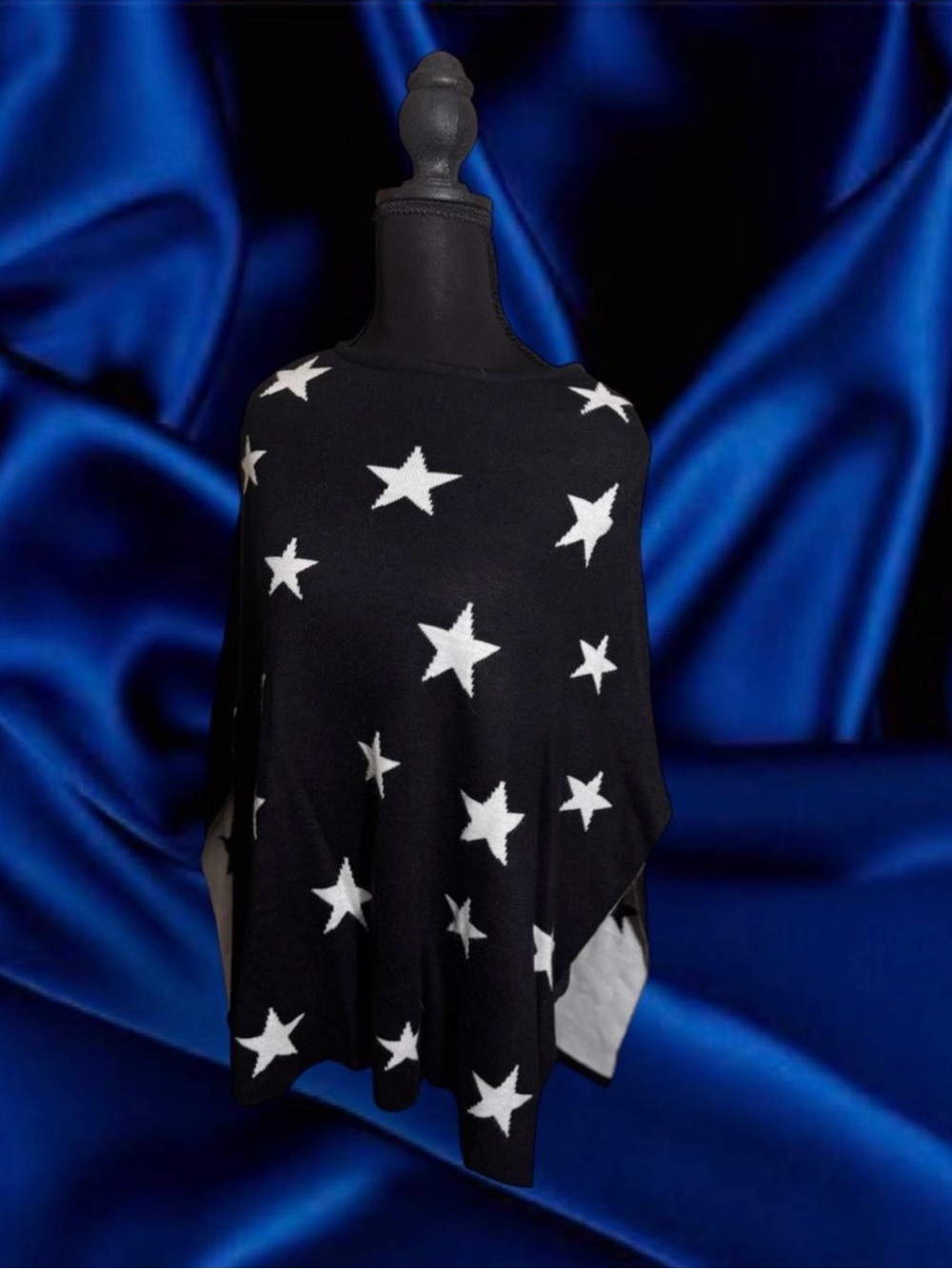Black Star Pattern Poncho